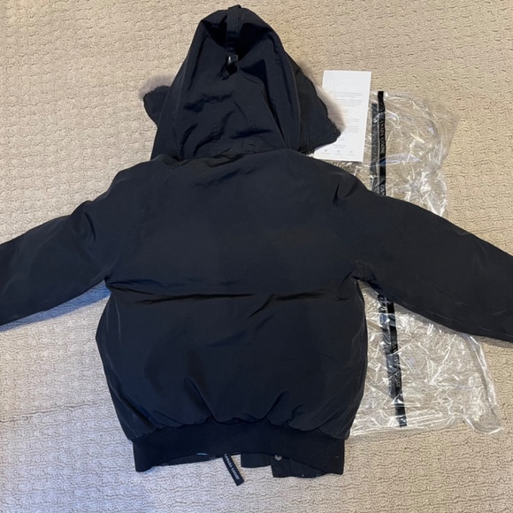 Canada Goose Chilliwack Bomber Heritage in Black style: 7950Y R - Picture 6 of 9